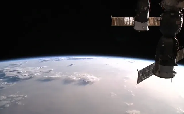 ISS Live Now: Live Earth View - Screen 2
